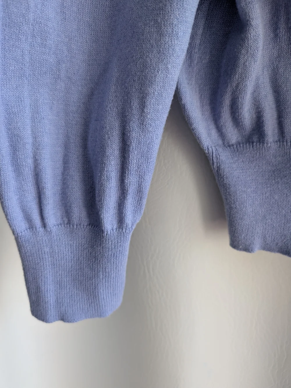 Peter Millar Cotton Cashmere Lavender-Blue V-Neck Sweater - L